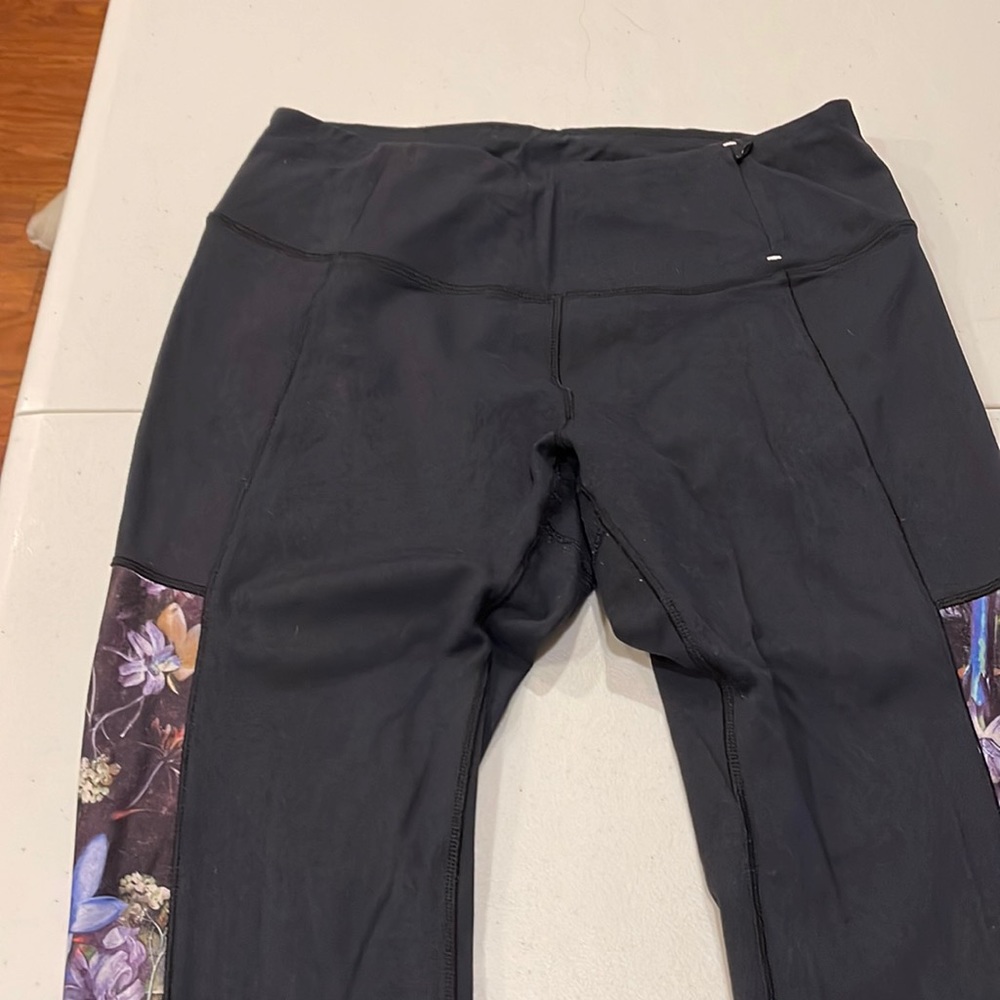 Size Small Calia by Carrie Underwood women’s leggings